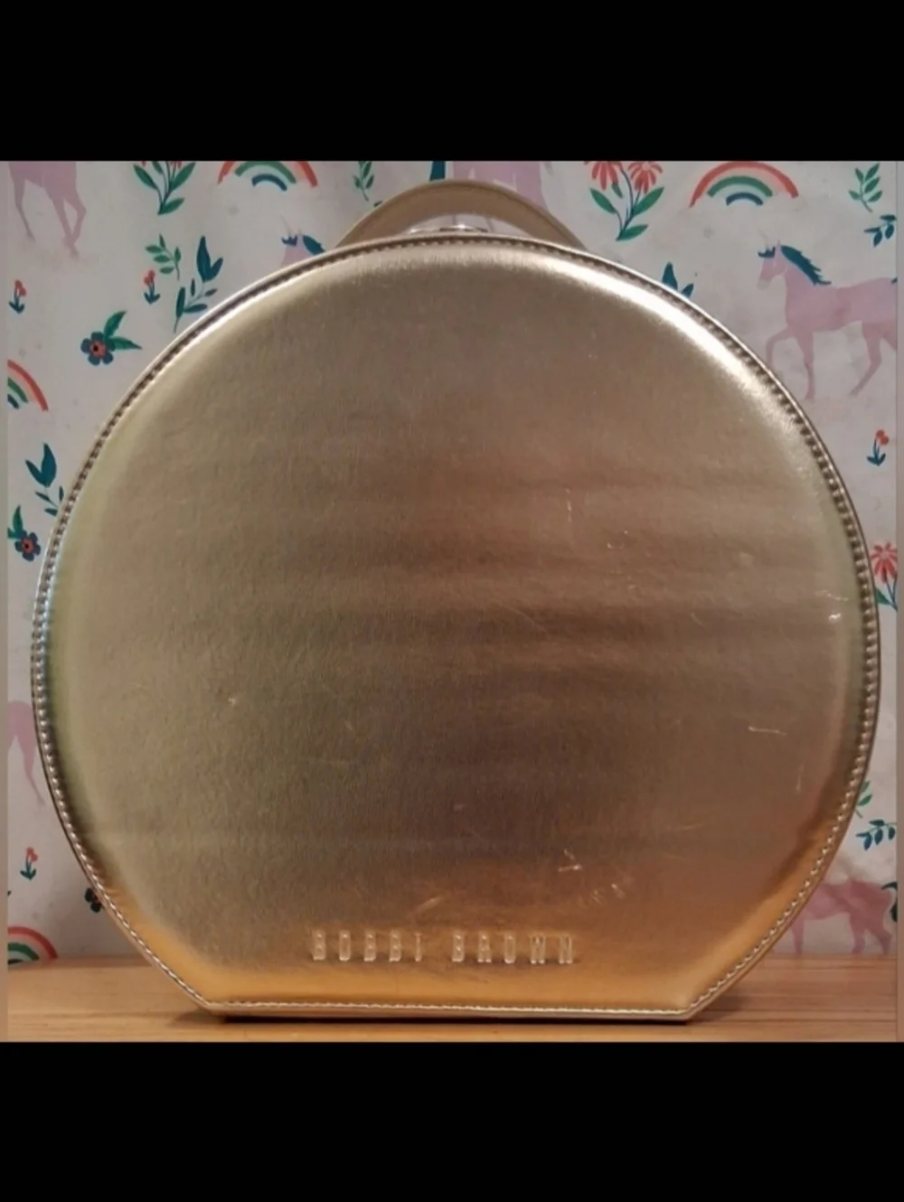 EUC Bobbi Brown Metallic Gold Hard Round Cosmetic Beauty Makeup Travel Case Bag